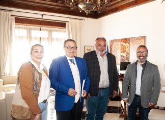 Presentación del Proyecto de Sensibilización y Eliminación del Antigitanismo al Presidente de la Diputación de Cáceres